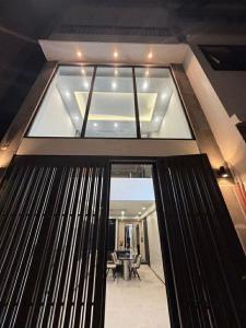 Ô TÔ ĐỖ CỬA, phố NGỌC THUỴ, LONG BIÊN. 51m2 x 6 tầng. Nhỉnh 14 tỷ có TL.